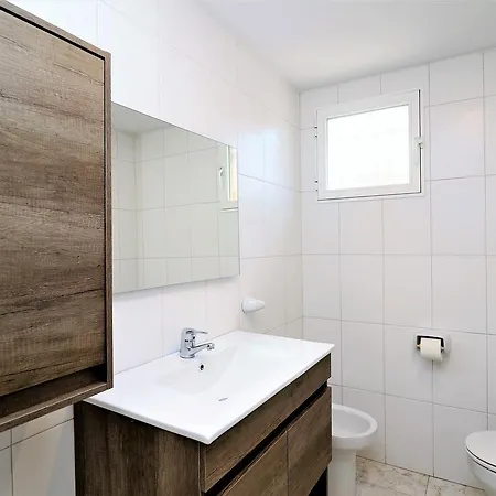 Apartment Montreal 1-a